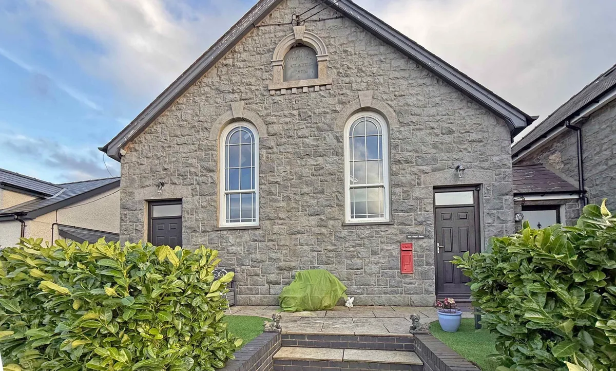 Gyrn Goch, Caernarfon, Gwynedd, LL54