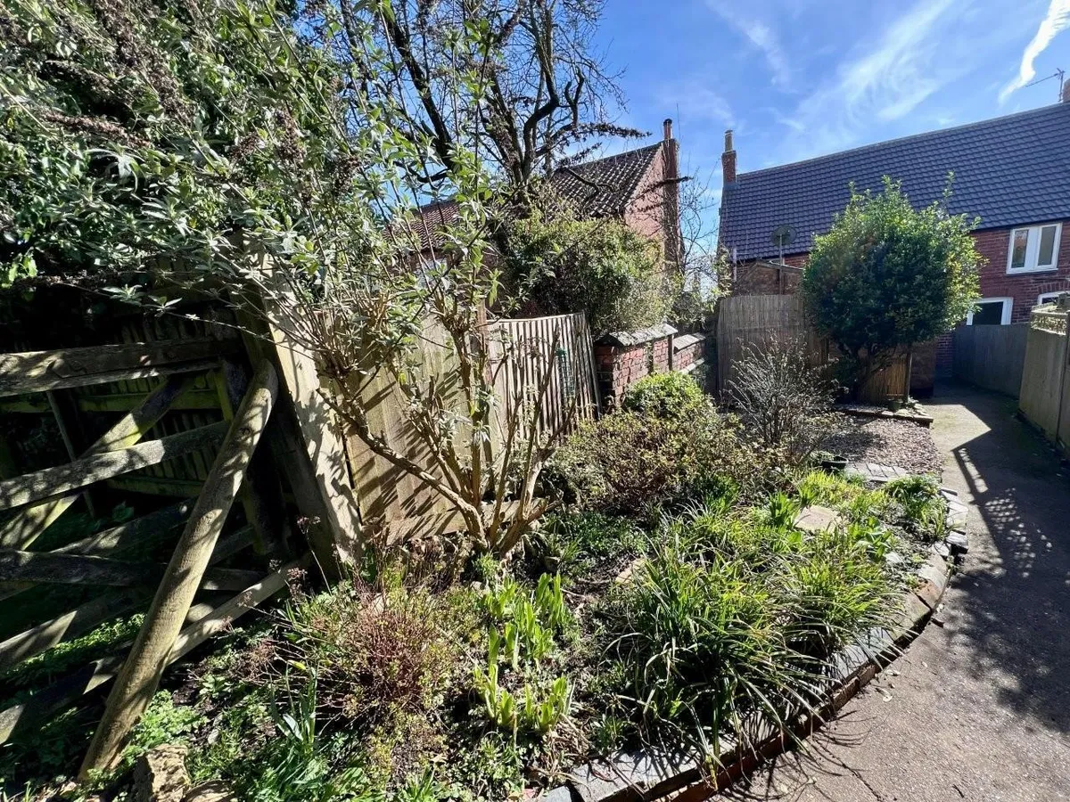 WARTNABY ROAD, AB KETTELEBY