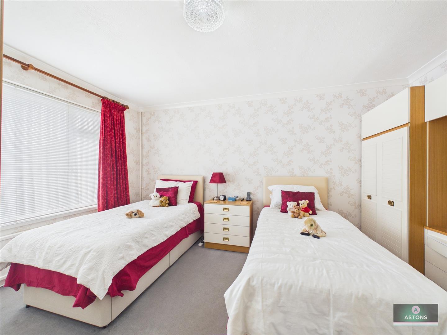 Stonefield Close, Southgate Image 7