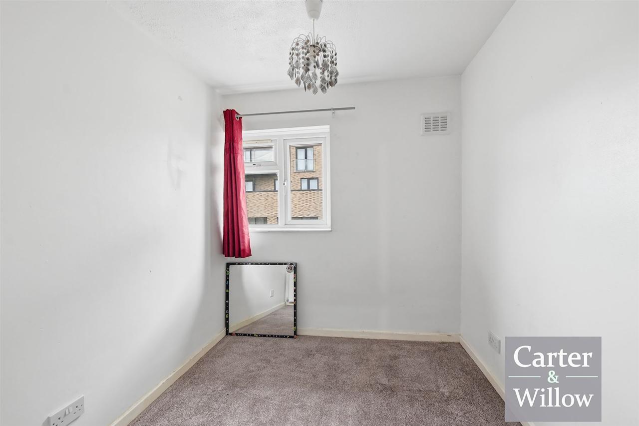 Oxlow Lane, Dagenham, Essex Image 11
