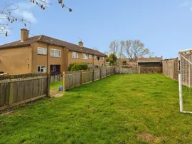 Linton Avenue, Borehamwood thumb 3