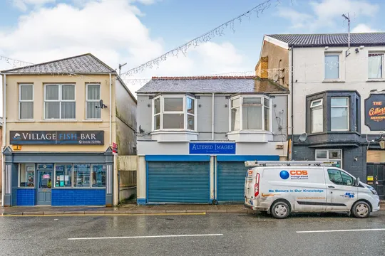 Bridgend Road, Bridgend, CF32