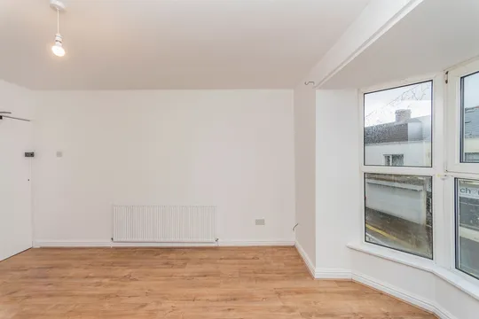 Bridgend Road, Bridgend, CF32