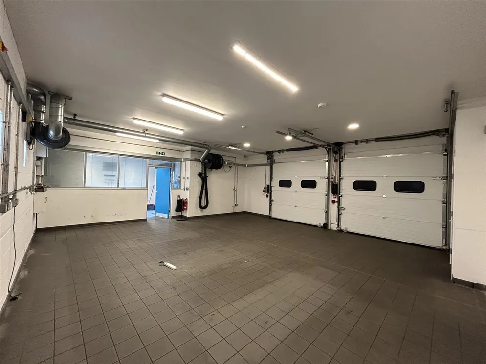 Property carousel item 4