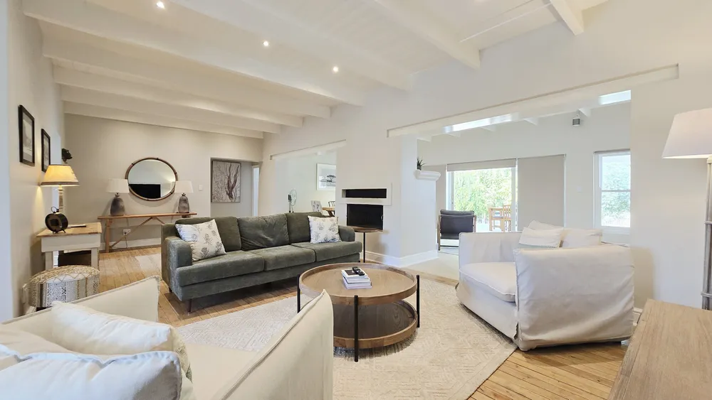 South Africa, Western Cape, Riebeek Kasteel, Hoof Road, 22