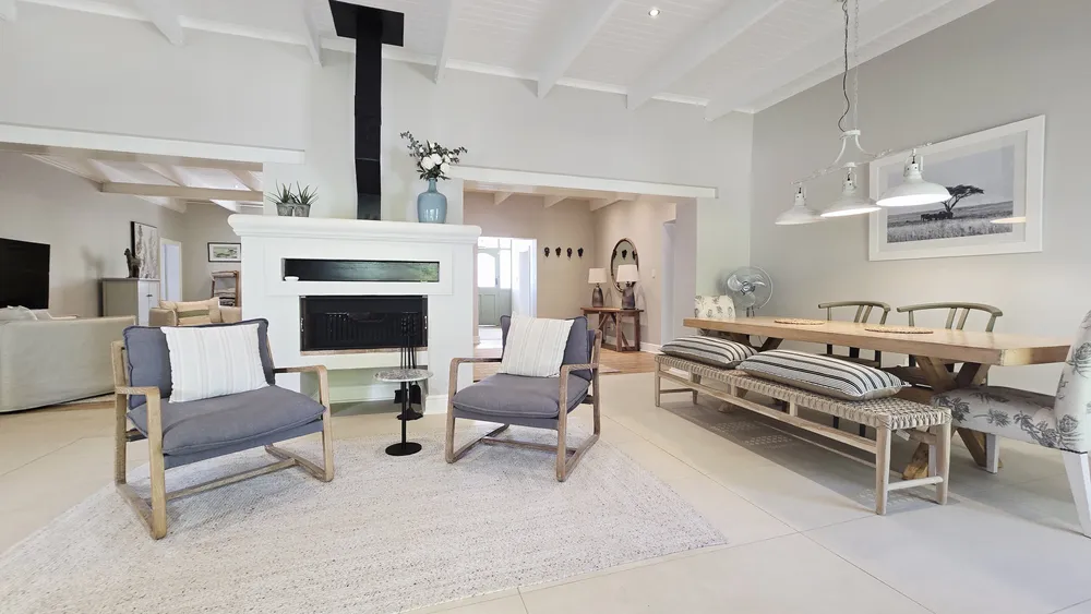South Africa, Western Cape, Riebeek Kasteel, Hoof Road, 22