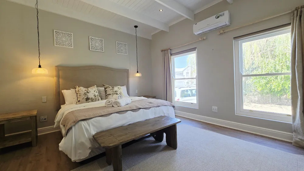 South Africa, Western Cape, Riebeek Kasteel, Hoof Road, 22