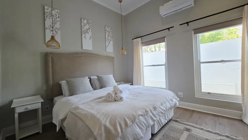 South Africa, Western Cape, Riebeek Kasteel, Hoof Road, 22