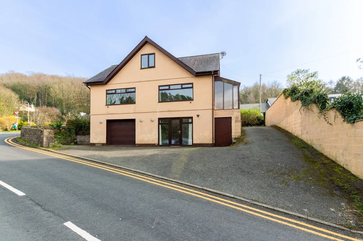 Y Felinheli, Gwynedd, LL56