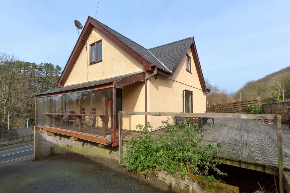 Y Felinheli, Gwynedd, LL56