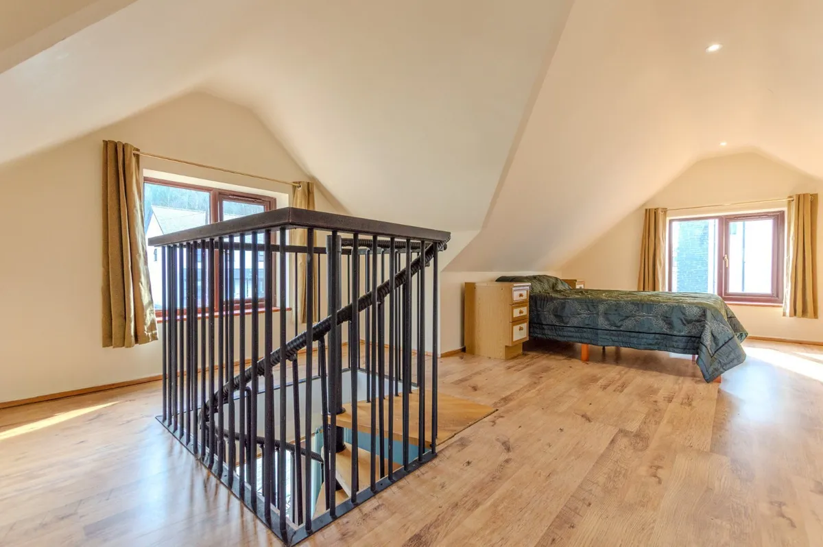 Y Felinheli, Gwynedd, LL56