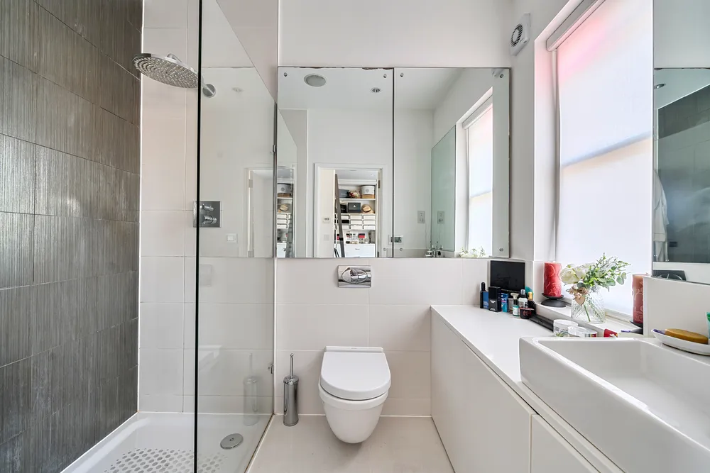 Onslow Gardens, London, N10