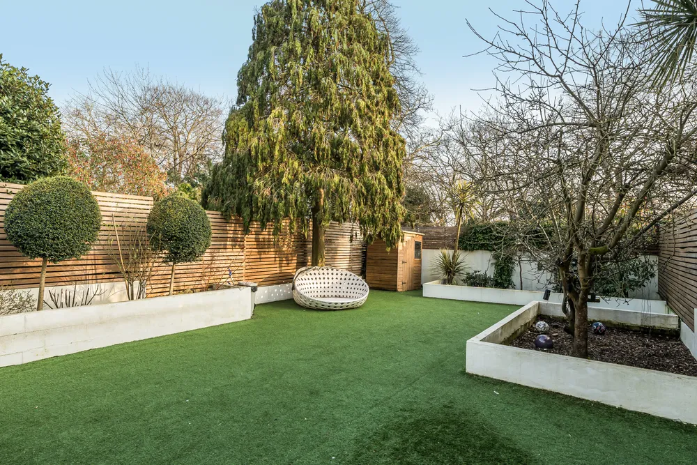 Onslow Gardens, London, N10