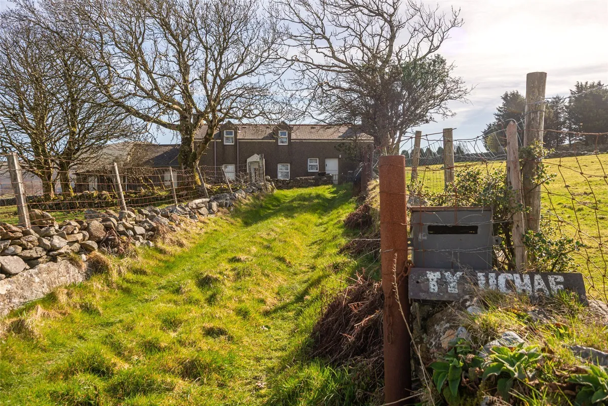 Waunfawr, Caernarfon, Gwynedd, LL54