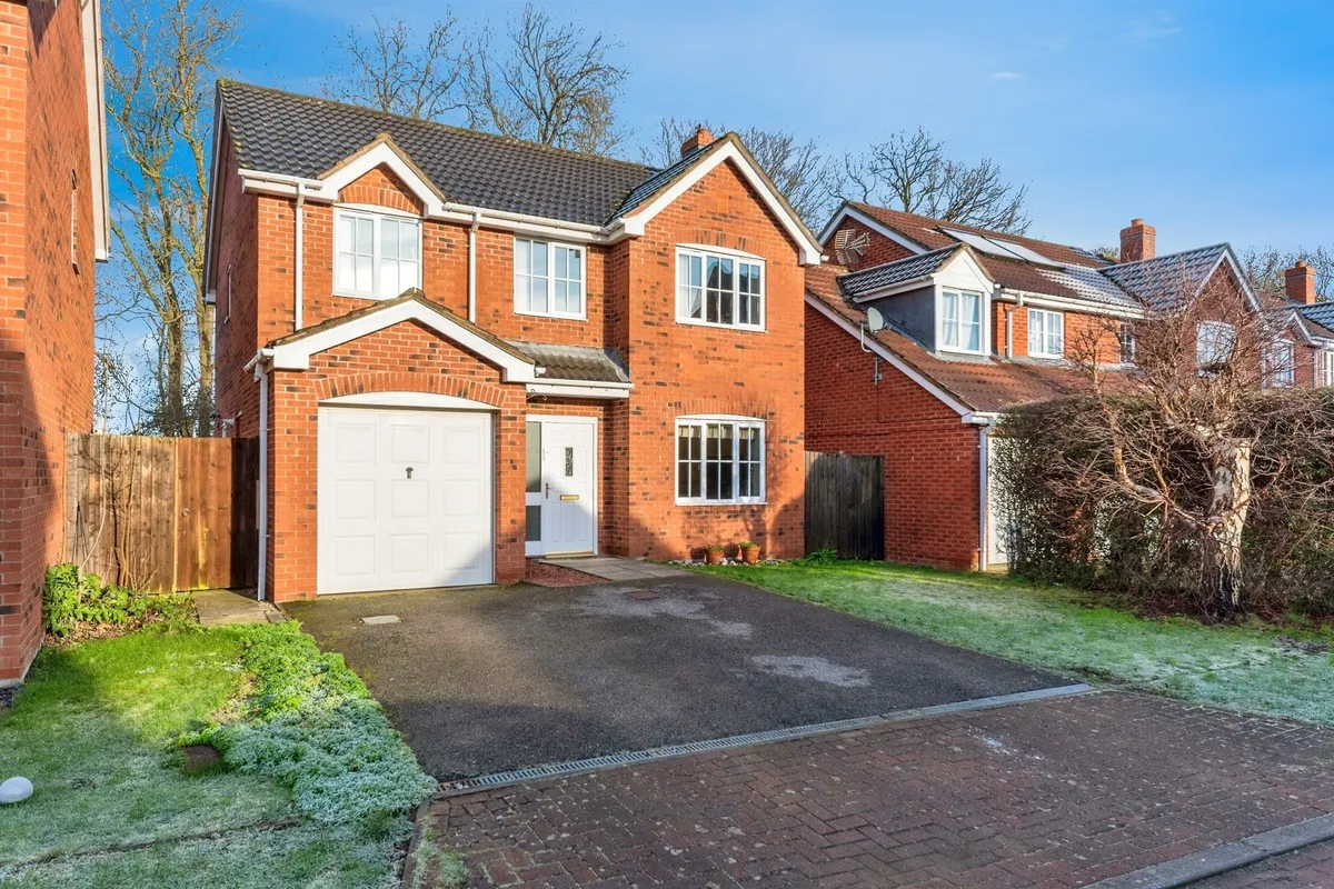 Youngs Close, Coddington, Newark
