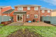 Youngs Close, Coddington, Newark