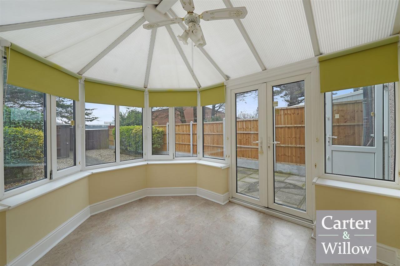 Curzon Crescent, Barking, Essex Image 7
