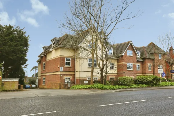 The Avenue, Fareham - 2 bedroom apartment - Fox & Sons