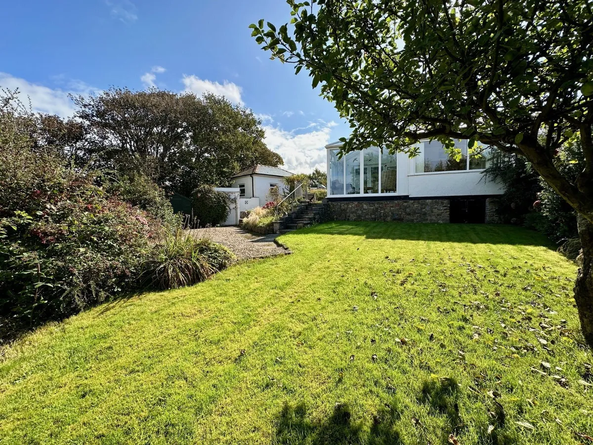 Clynnog Road, Aberdesach, Caernarfon, Gwynedd, LL54