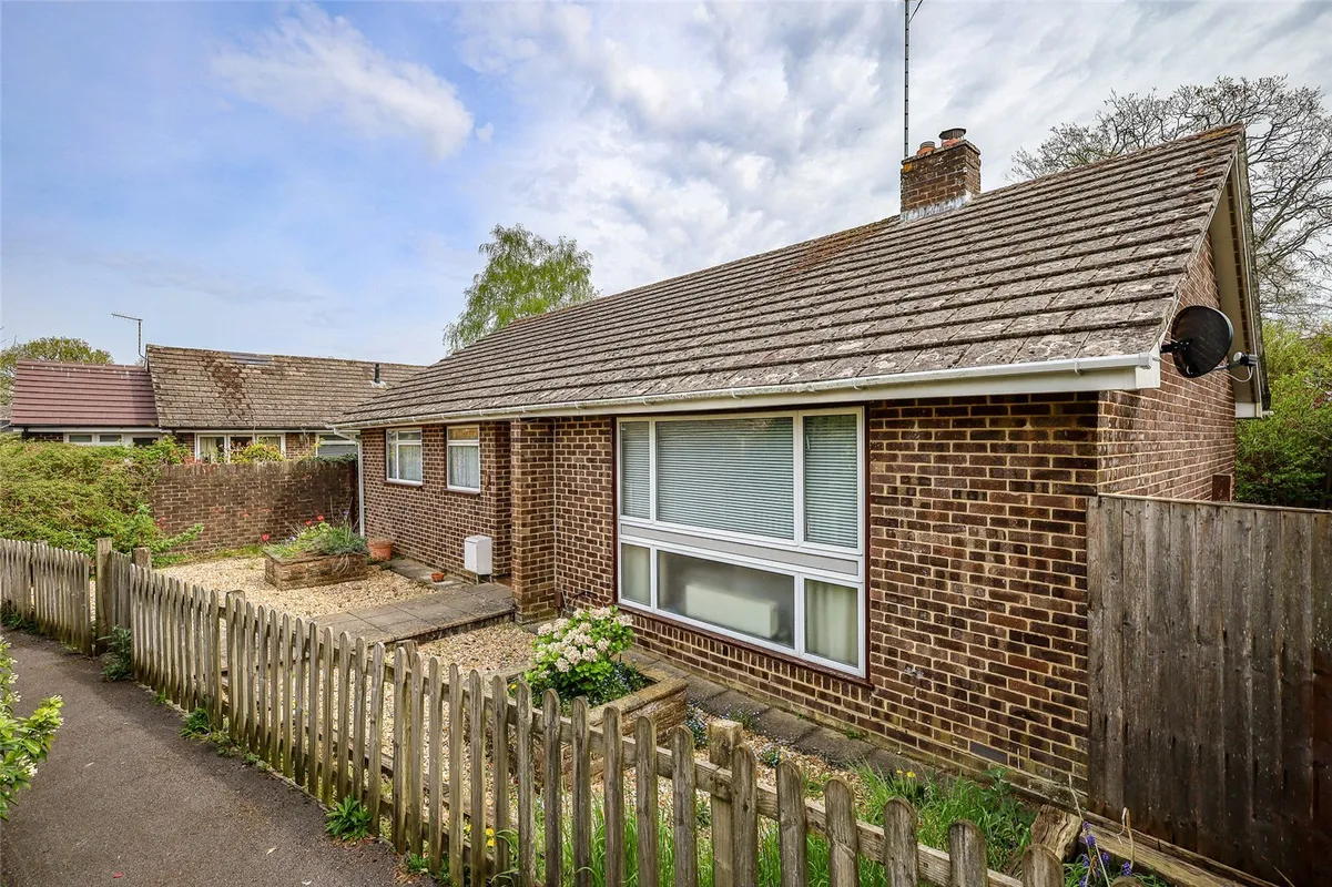 Oak Tree Drive, Liss, Hampshire, GU33