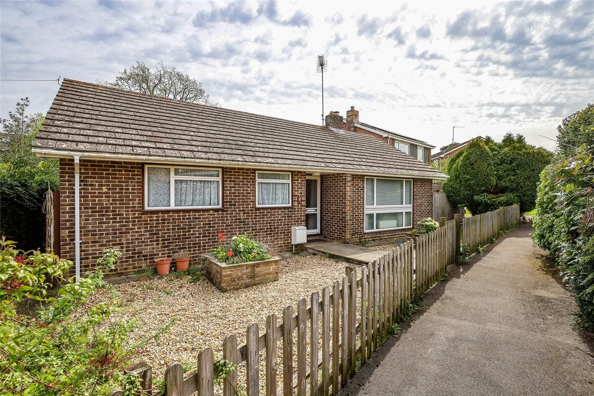 Oak Tree Drive, Liss, Hampshire, GU33