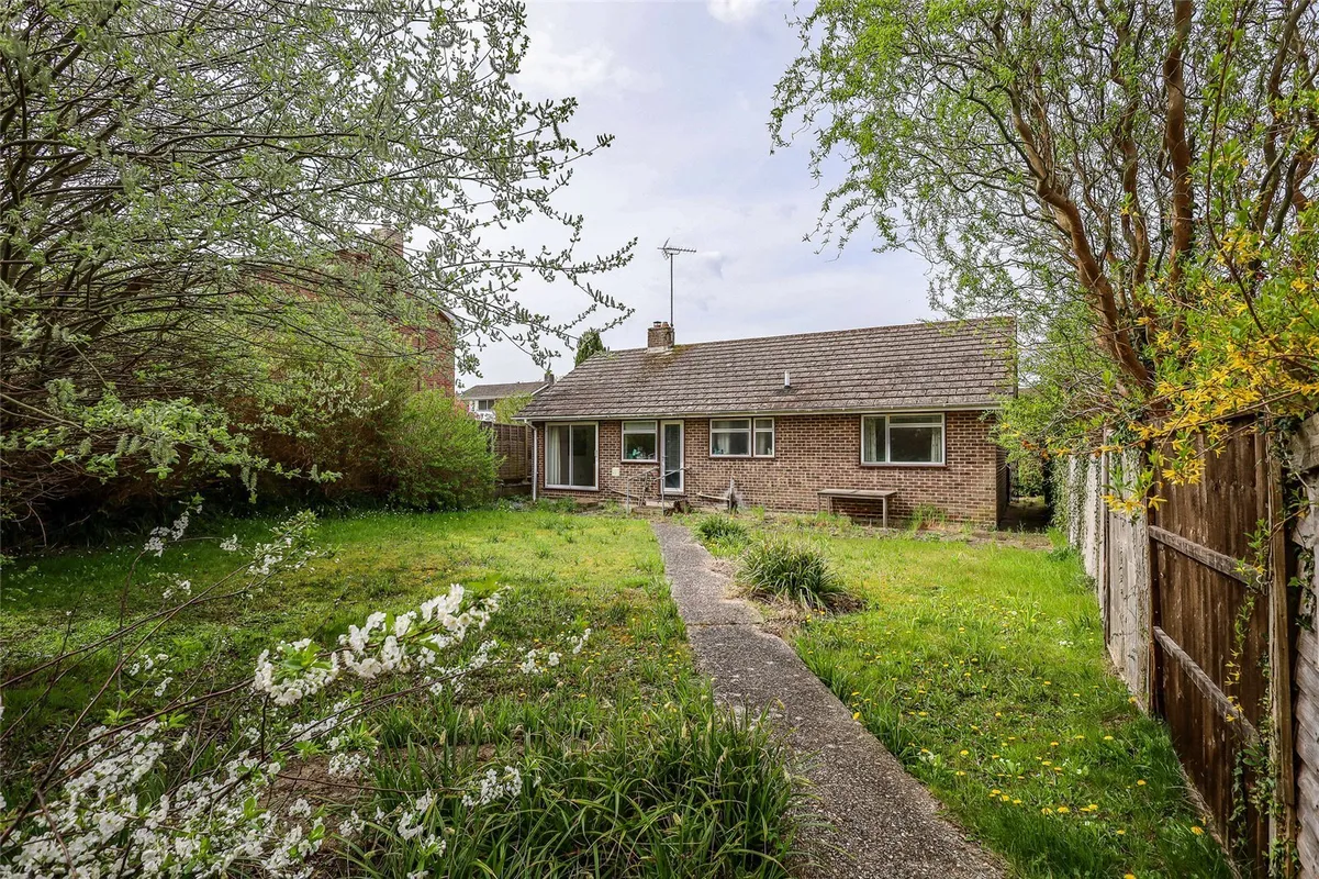 Oak Tree Drive, Liss, Hampshire, GU33