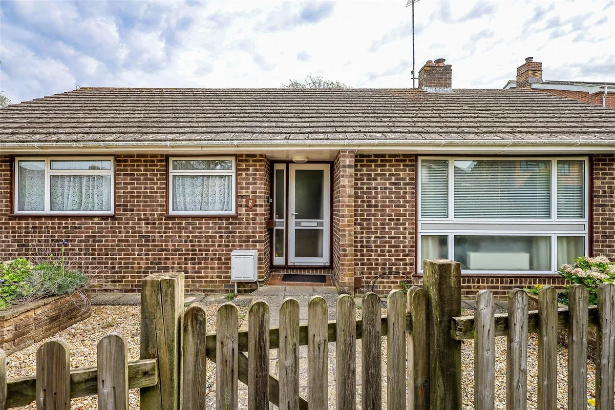 Oak Tree Drive, Liss, Hampshire, GU33