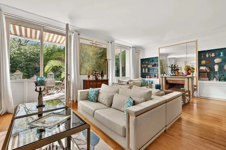 Neuilly-sur-Seine, 92200, France