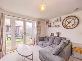Down View Way, Clanfield, Waterlooville thumb 2