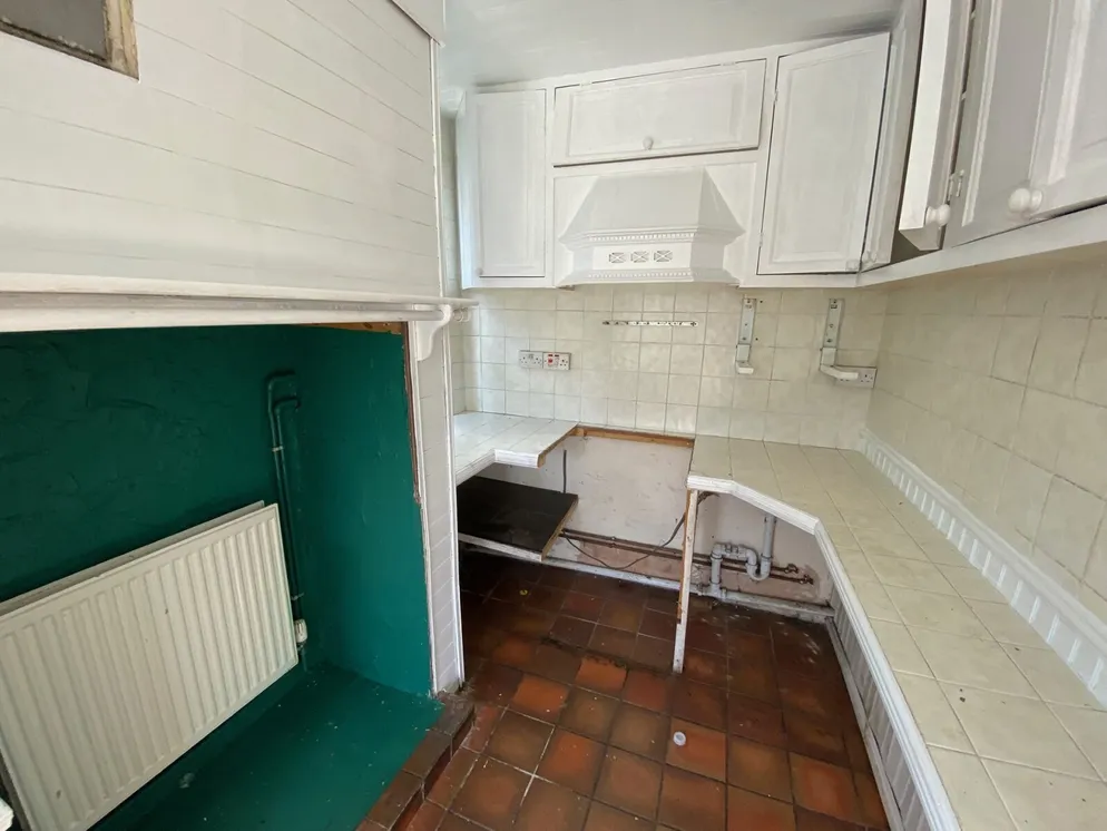 Property carousel item 5