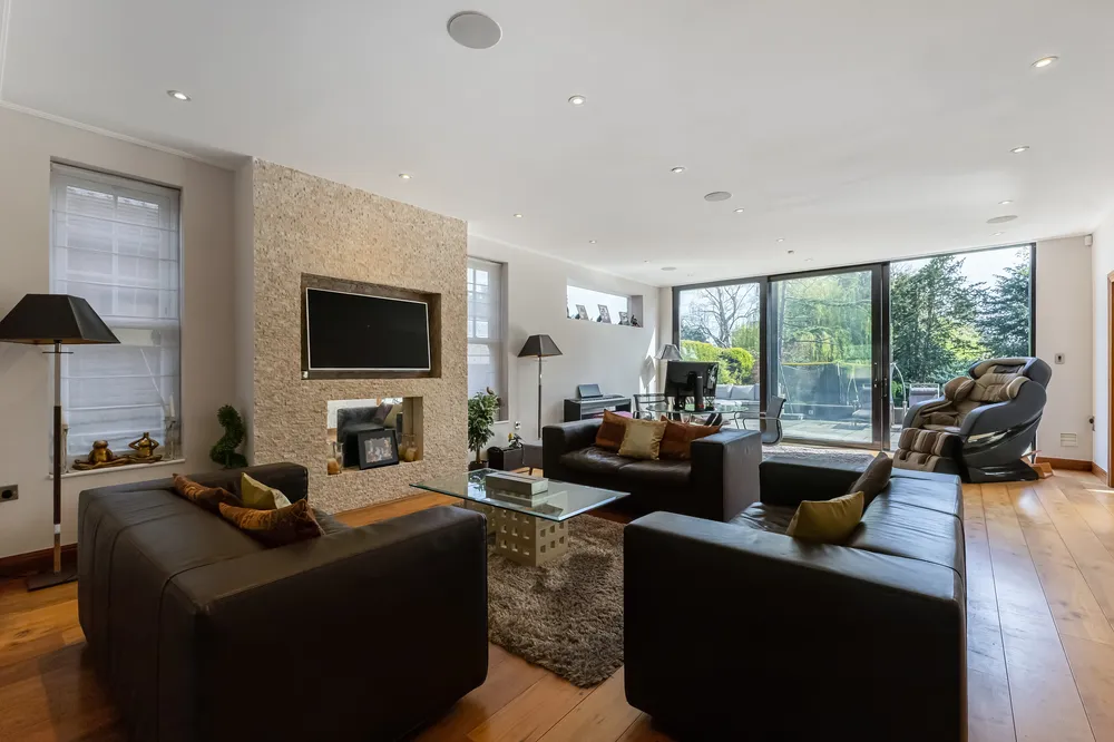 Valencia Road, Stanmore, HA7