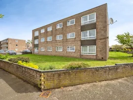 Great Northern Close, Great Yarmouth thumb 2