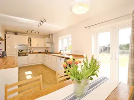 Flaxfield Drive, Crewkerne thumb 2