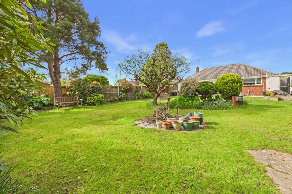 2 bedroom property for sale in Steepleton Road, Broadstone, Dorset ...