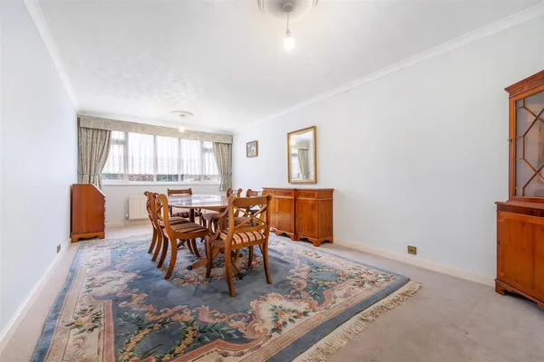 Brookside Road, Istead Rise, Gravesend, DA13