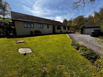  Capel Isaac, Llandeilo, SA19