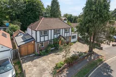 St. Normans Way, Epsom, KT17 photo 17