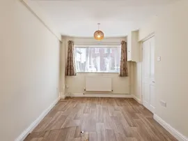 Burton Place, Taunton thumb 3