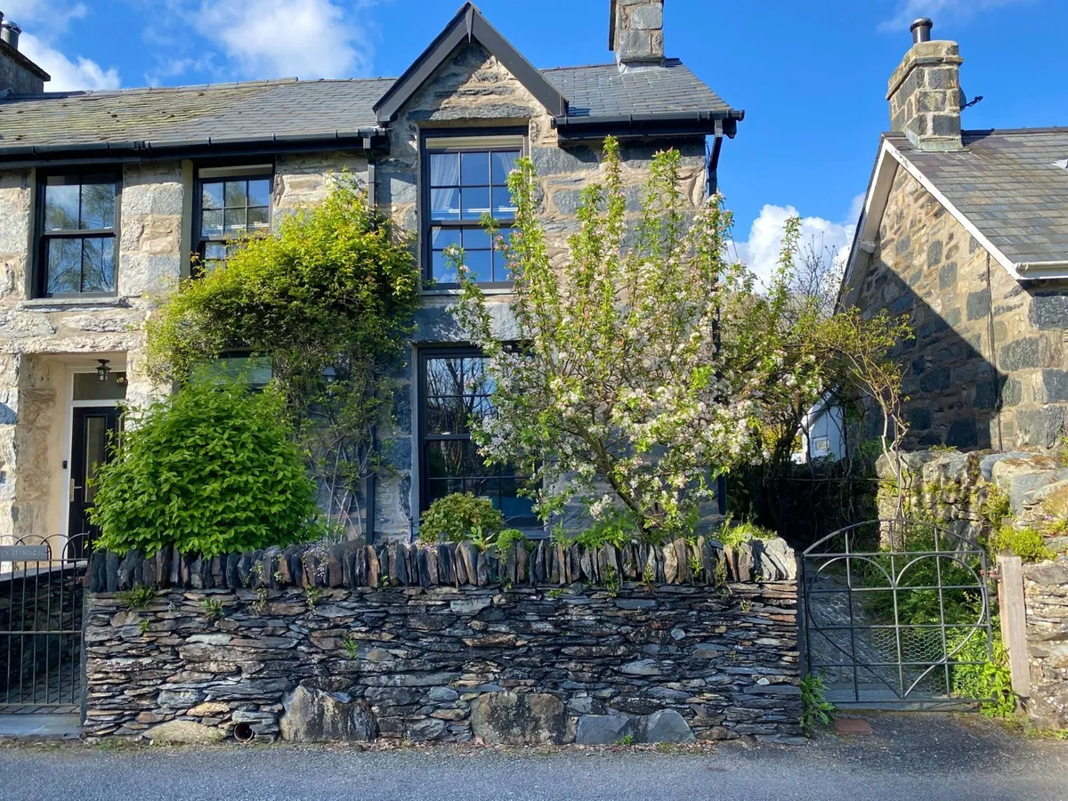 Nantmor, Caernarfon, Gwynedd, LL55