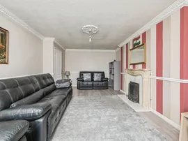 Frensham Drive, Bradford thumb 2