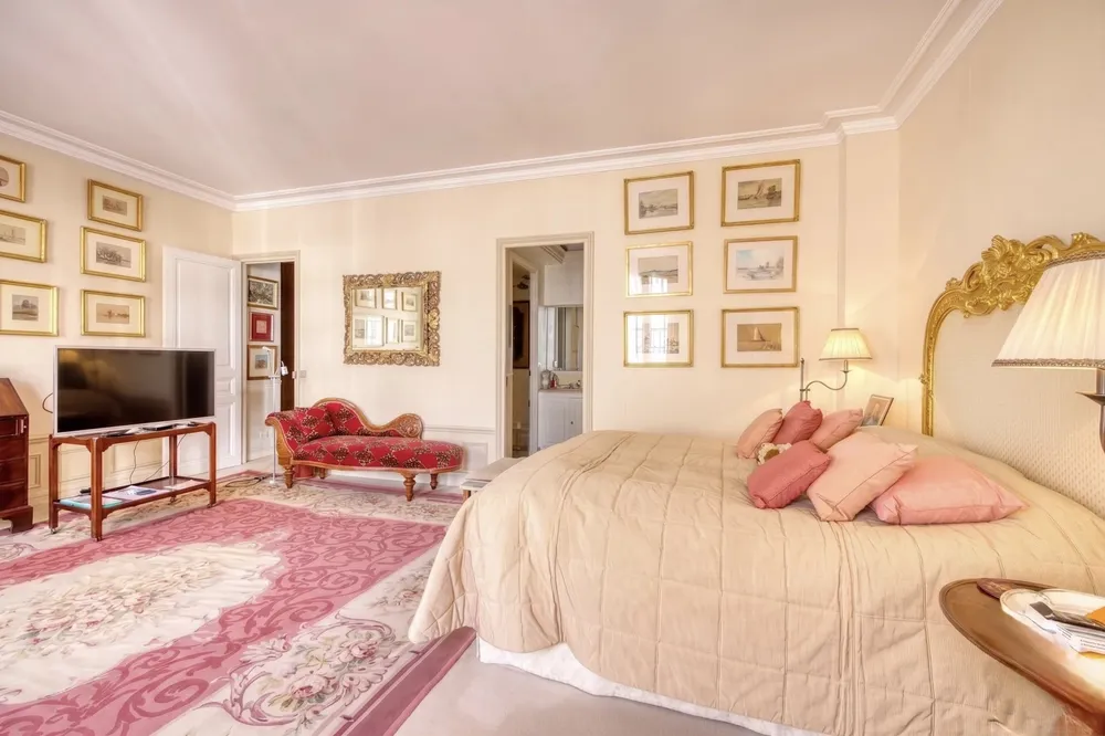 Paris 8th (Faubourg-du-Roule), 75008, France