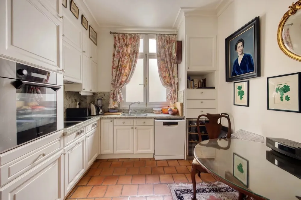 Paris 8th (Faubourg-du-Roule), 75008, France