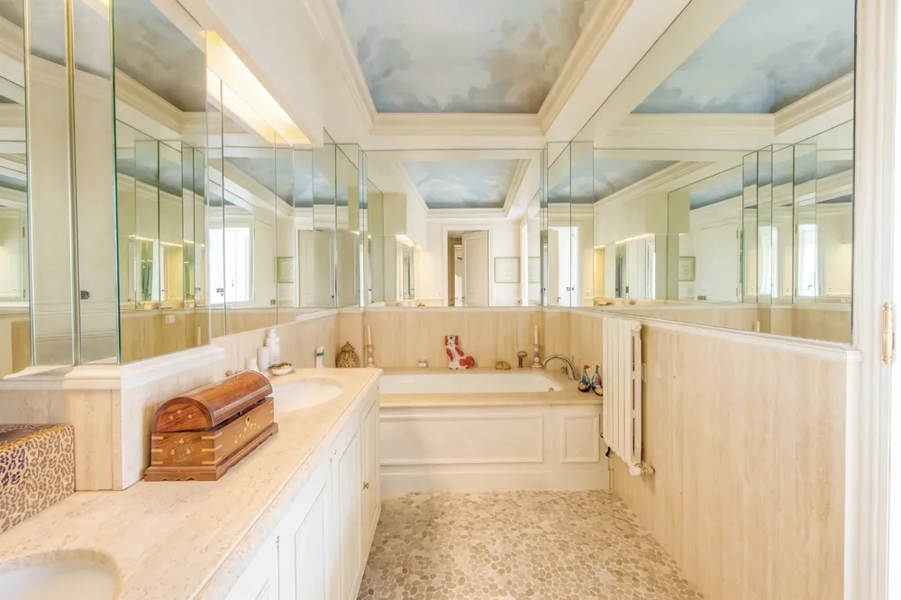 Paris 8th (Faubourg-du-Roule), 75008, France