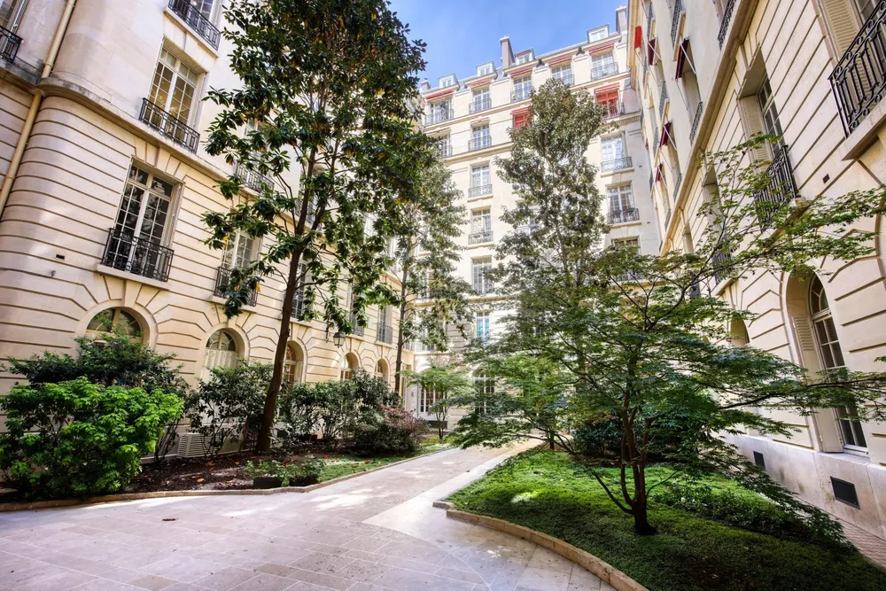 Paris 8th (Faubourg-du-Roule), 75008, France
