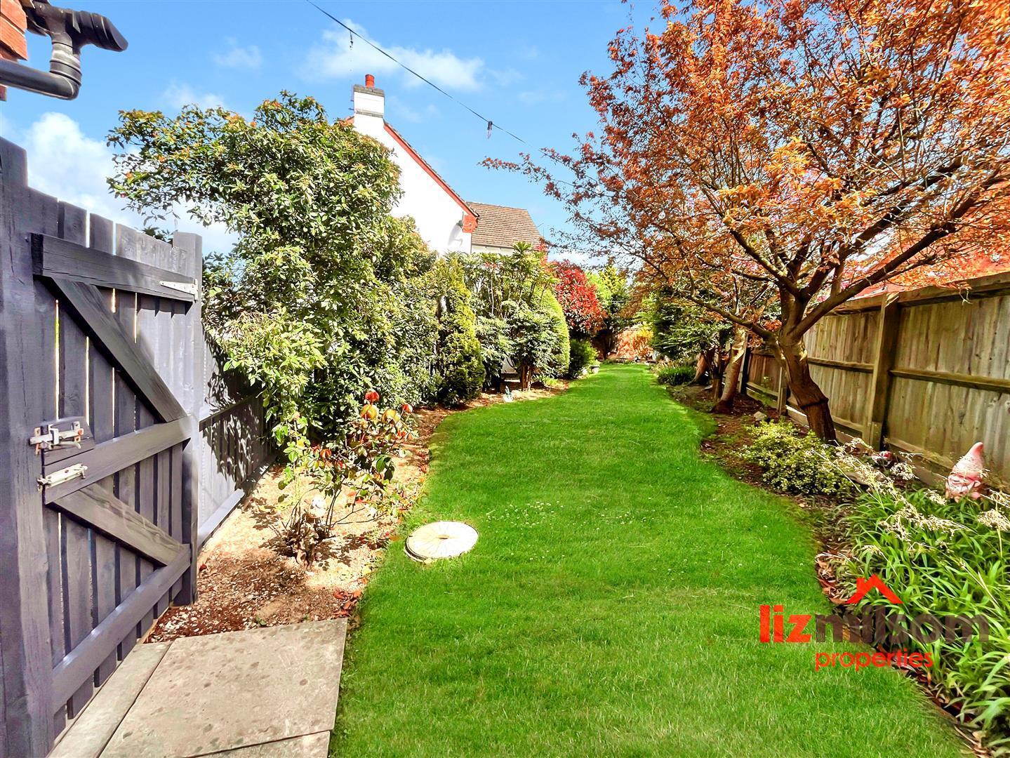 Buckingham Drive, Church Gresley, Swadlincote Image 25
