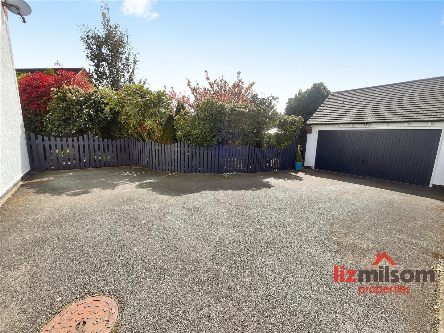 Buckingham Drive, Church Gresley, Swadlincote Image 26