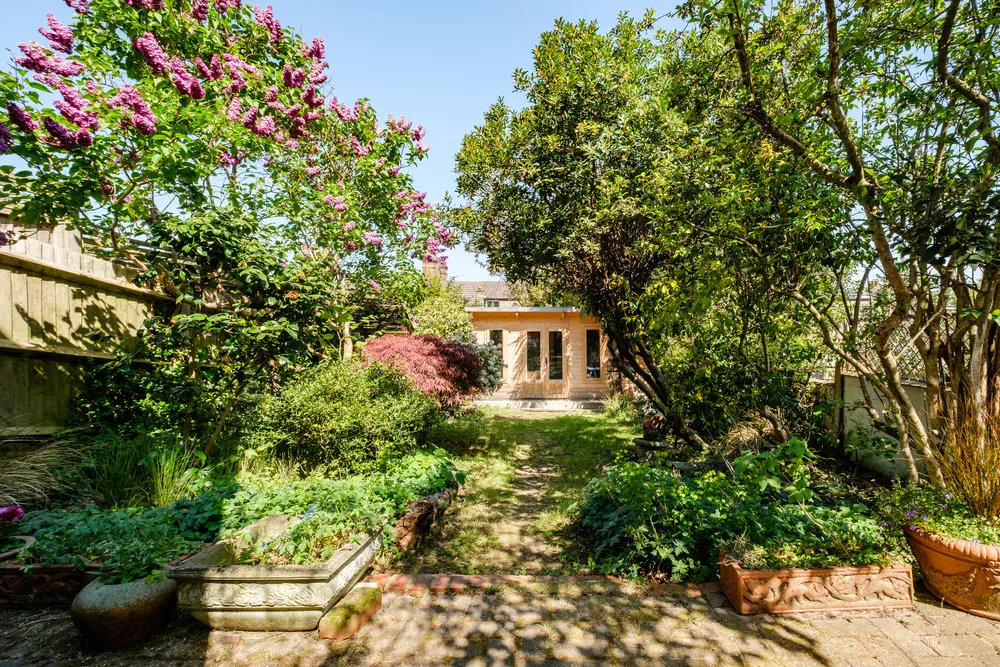 Onslow Gardens, London, N10