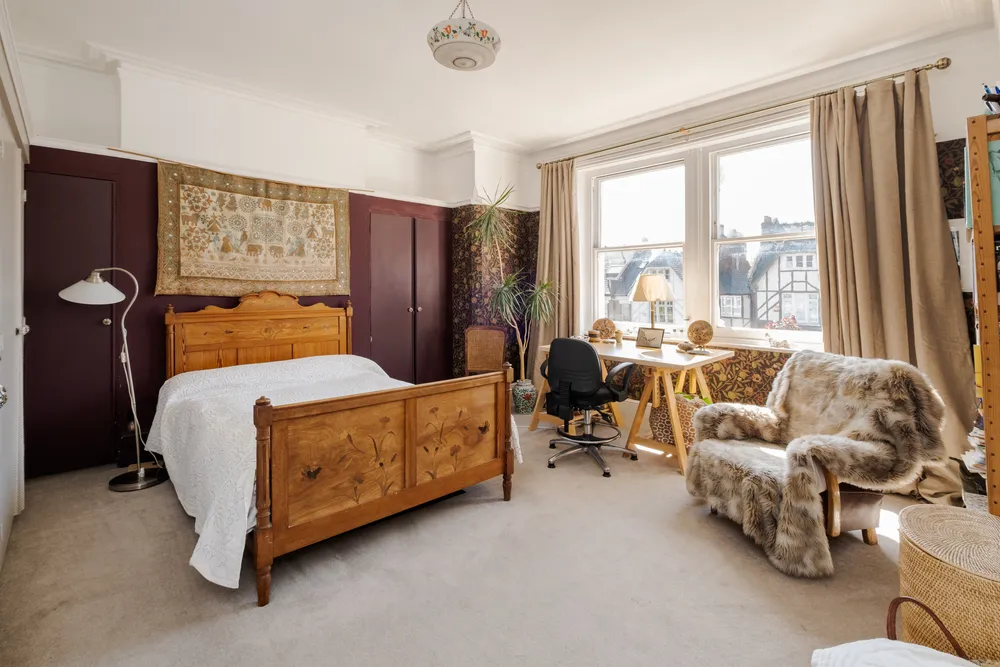 Onslow Gardens, London, N10