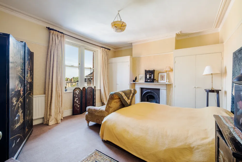 Onslow Gardens, London, N10