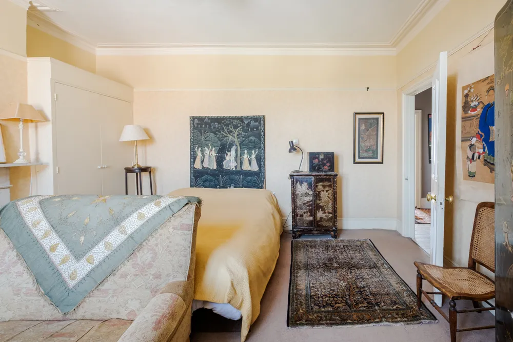 Onslow Gardens, London, N10